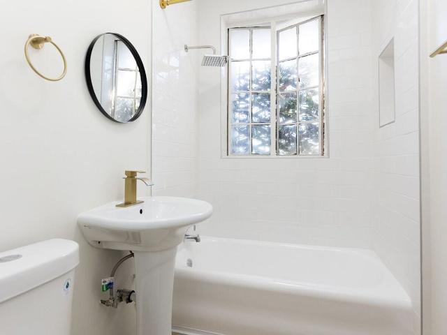 Apartment for rent in Canoga Park, California