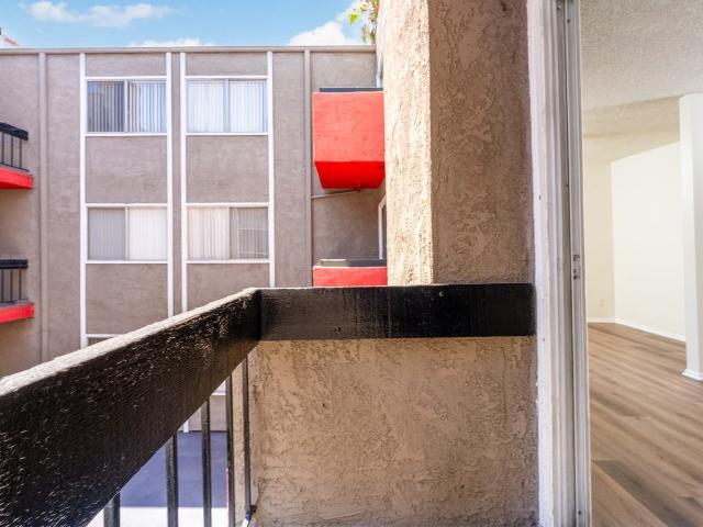 Apartment for rent in Canoga Park, California