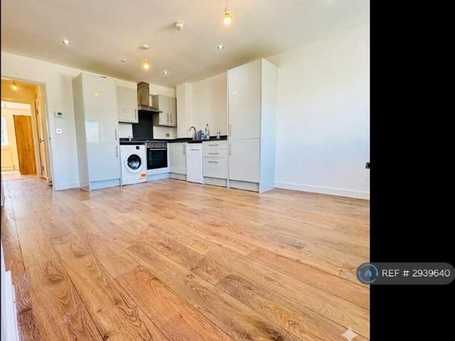 Apartment for rent in South Harrow, Greater London