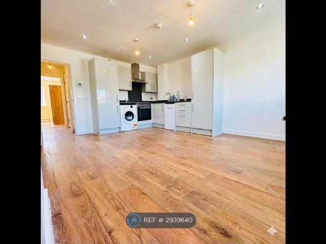 Apartment for rent in South Harrow, Greater London