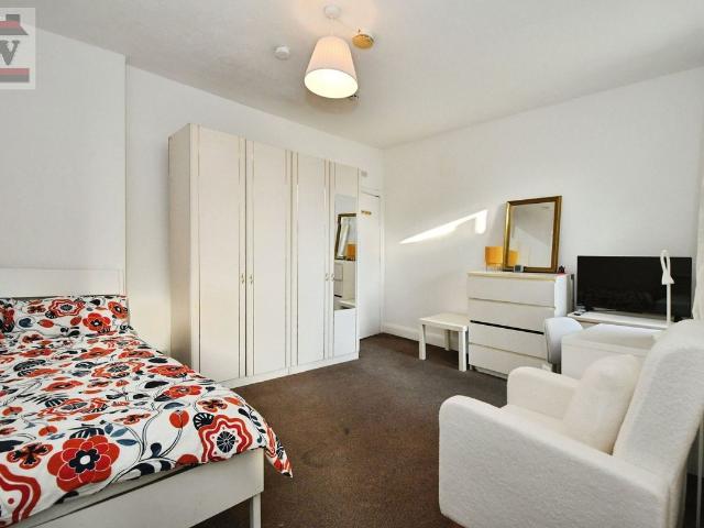 Studio for rent in London Borough of Hounslow, Greater London