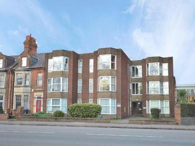 House for sale in Northampton, Northamptonshire