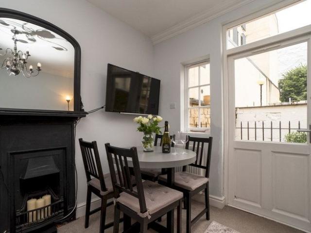Townhouse for rent in Dulcote, Bath And North East Somerset