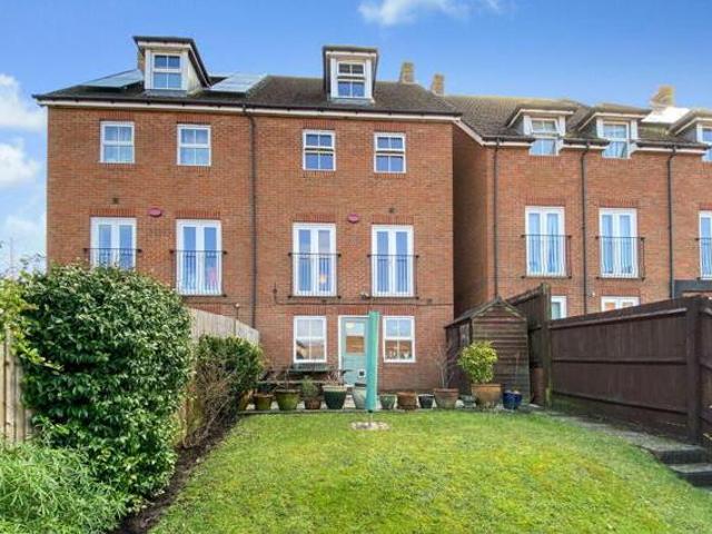 House for sale in Cheeseman's Green, Bridgefield