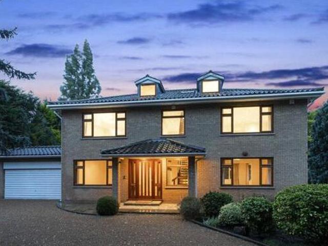 House for sale in Kingston Upon Thames, Greater London