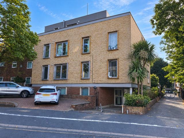 Apartment for rent in Royal Borough of Kingston upon Thames, Greater London
