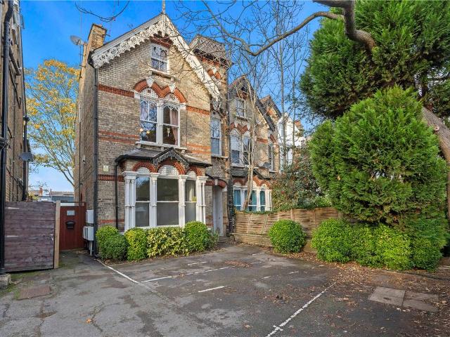 Apartment for rent in Norbiton, Greater London