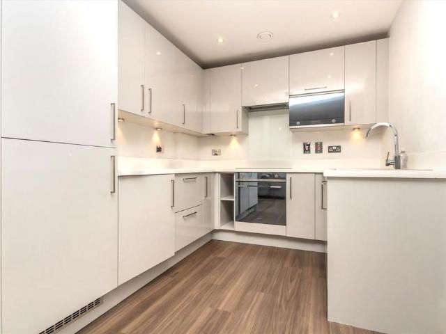 Apartment for rent in Norbiton, Greater London
