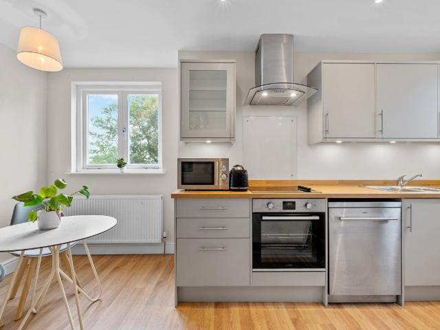 Apartment for rent in Norbiton, Greater London