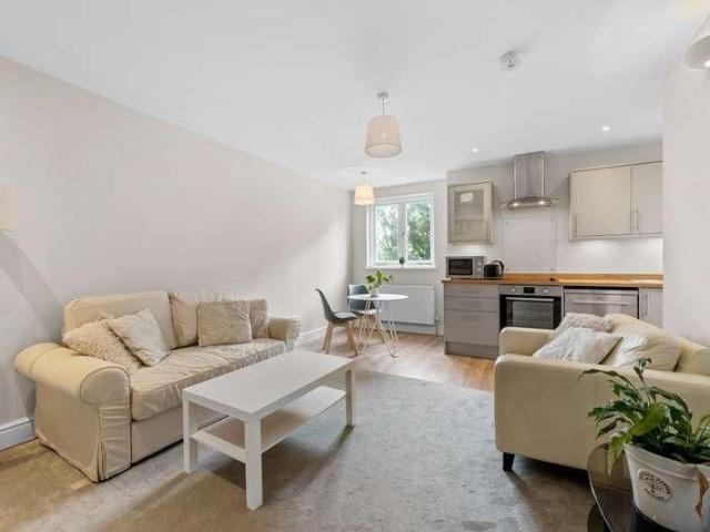 Apartment for rent in Royal Borough of Kingston upon Thames, Greater London