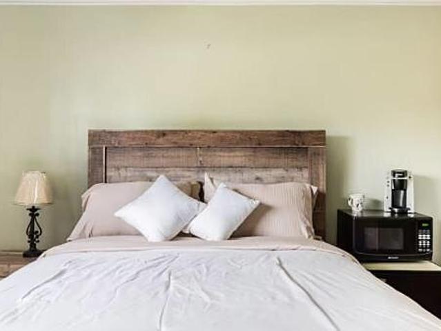 Room for rent in Dearborn Heights, Michigan