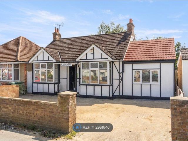 Studio for rent in Staines, Surrey