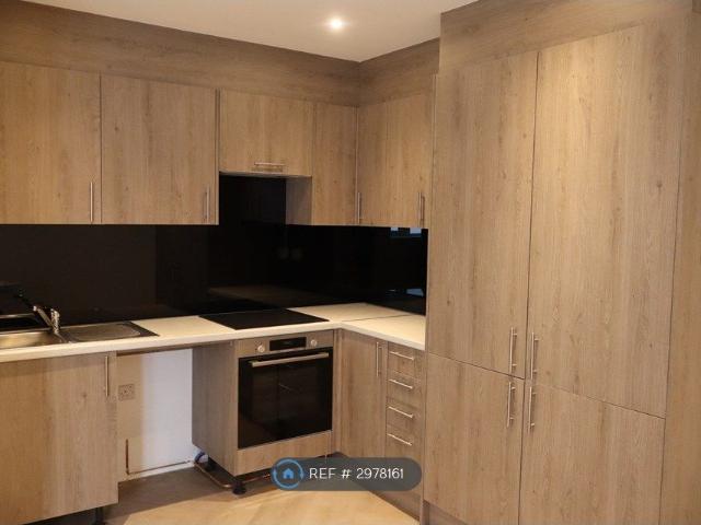 Apartment for rent in Stoneleigh, Ewell