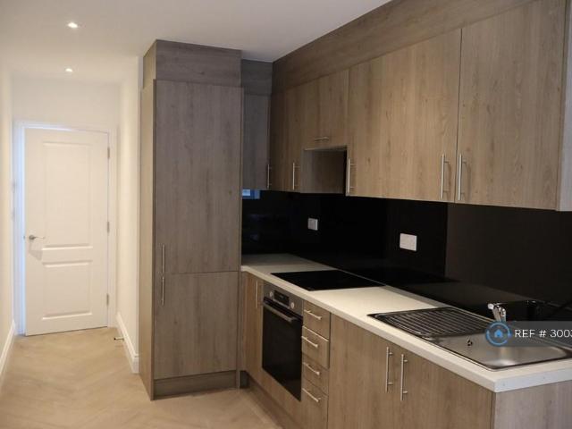 Apartment for rent in Stoneleigh, Ewell