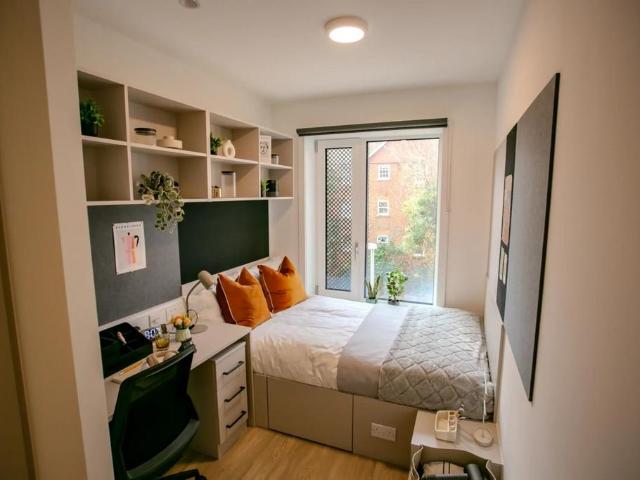 House for rent in London Borough of Merton, Merton Park