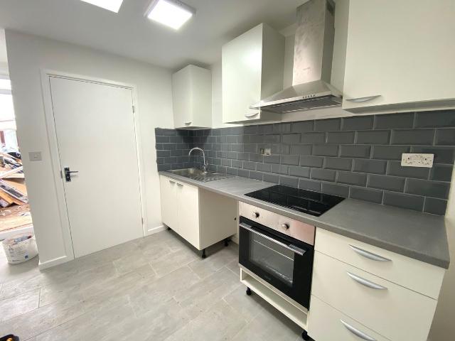 Studio for rent in Loxford, Seven Kings