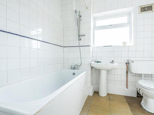 Apartment for rent in Kingston Upon Thames, Norbiton