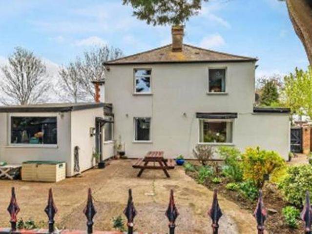 House for sale in Pachesham Park, Surrey