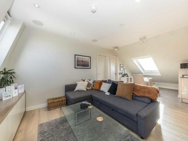 Apartment for rent in London Borough of Merton, South Wimbledon