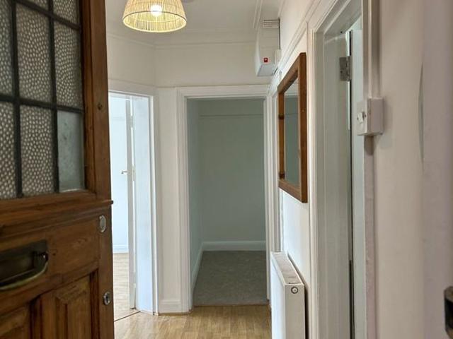 Apartment for rent in London Borough of Merton, Merton Park