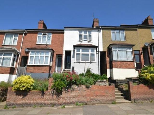 House for sale in Luton