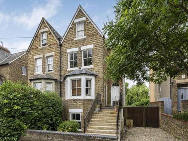 House for sale in The Slade, Oxfordshire