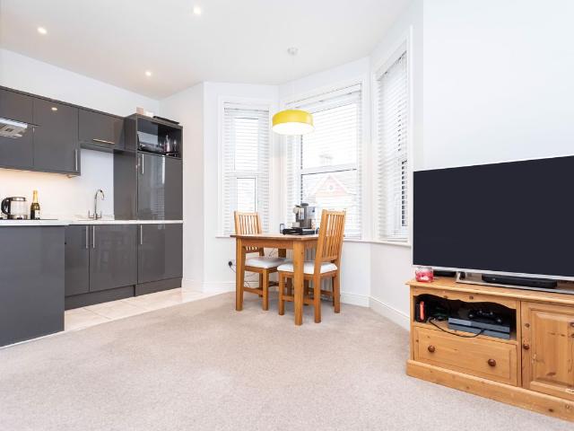 Apartment for rent in Poole