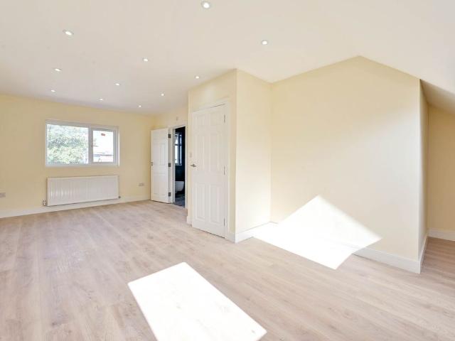 Apartment for rent in London Borough of Merton, Greater London