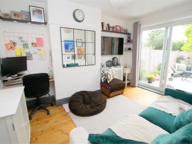 Apartment for rent in Staines, Surrey