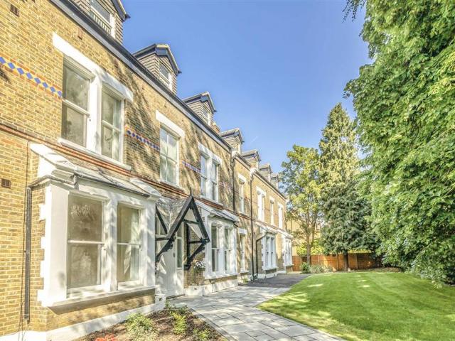 Studio for rent in London Borough of Richmond upon Thames, Greater London