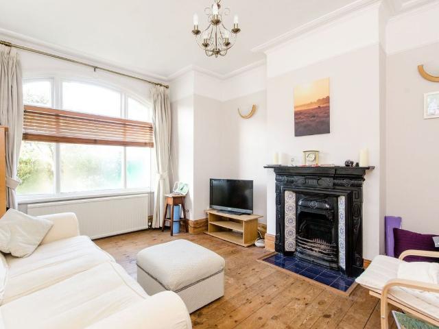 House for rent in London Borough of Merton, Raynes Park