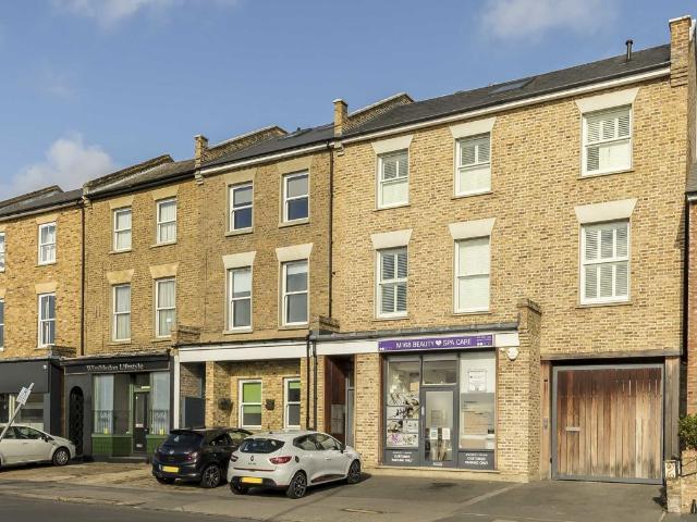 Apartment for rent in London Borough of Merton, South Wimbledon