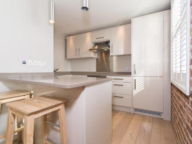 Apartment for rent in London Borough of Merton, South Wimbledon