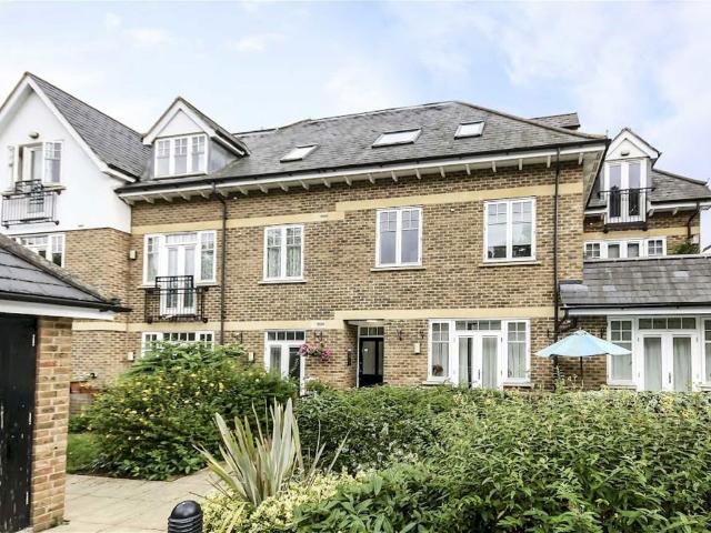 Apartment for rent in Kingston Vale, Greater London