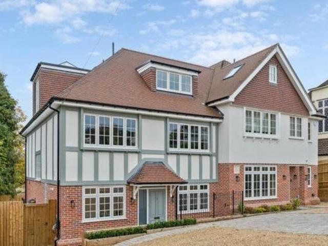 House for sale in Denham, Gerrards Cross and Chalfonts Community Board, Gerrards Cross