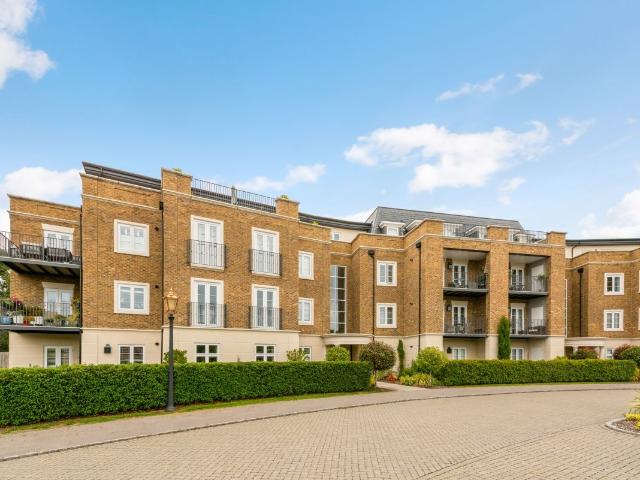 Apartment for rent in Martin's Heron, Winkfield