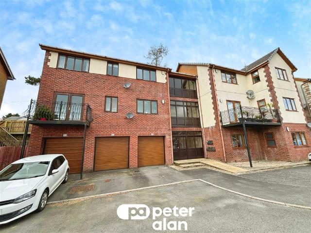 Apartment for rent in Tredomen, Hengoed
