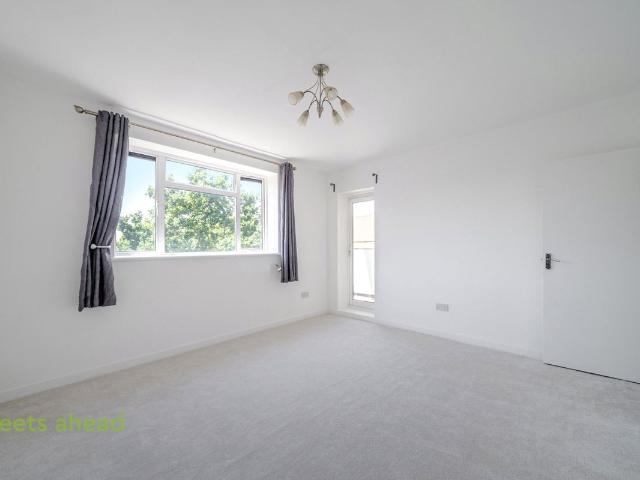 Apartment for rent in Upper Sydenham, Greater London