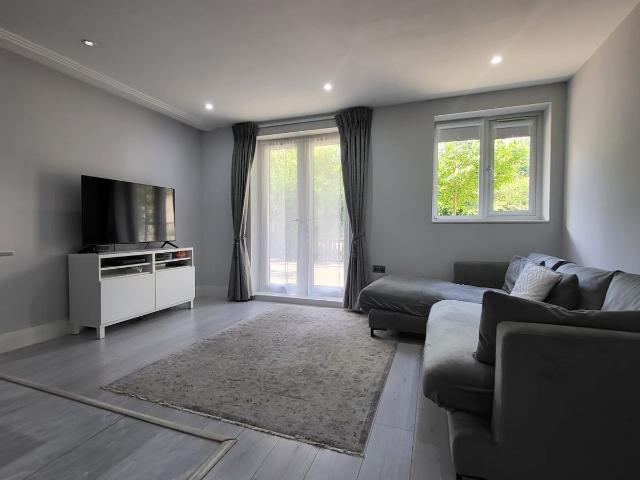 Apartment for rent in Hillview, Surrey