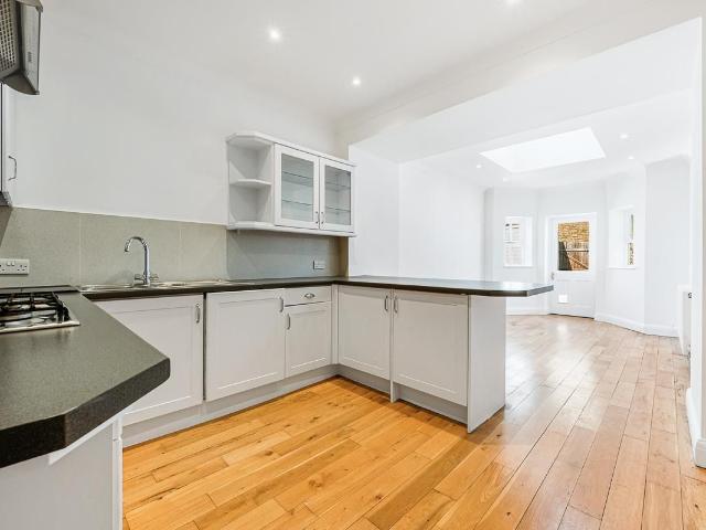 Apartment for rent in London Borough of Ealing, Greater London