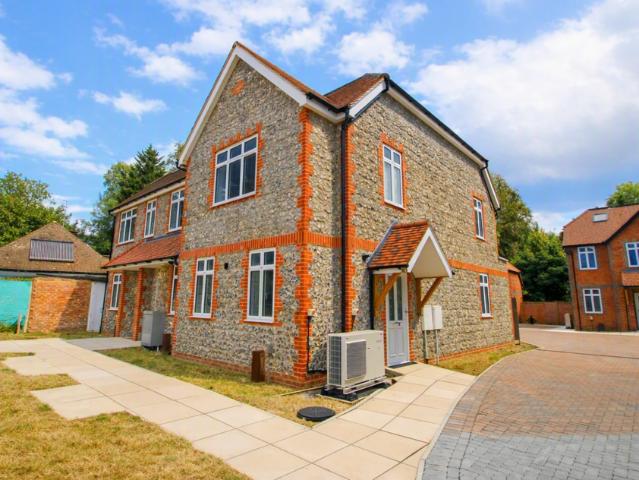House for rent in London Borough of Croydon, Selsdon