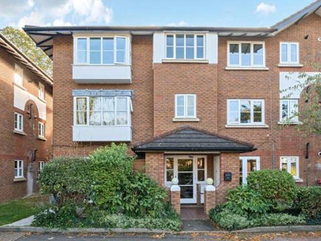 House for sale in Kingston Upon Thames, Greater London