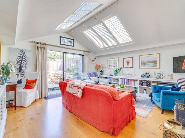 Apartment for rent in London Borough of Hammersmith and Fulham, Greater London