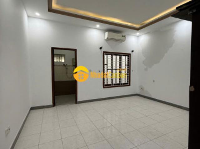 Nhà mặt phố bán