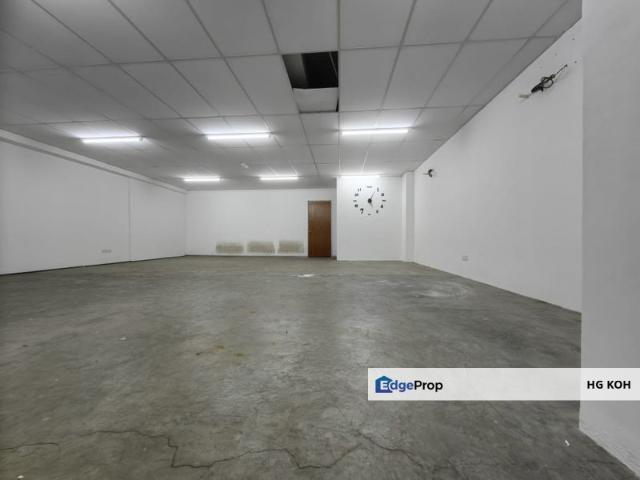 Shop for rent in Malaka