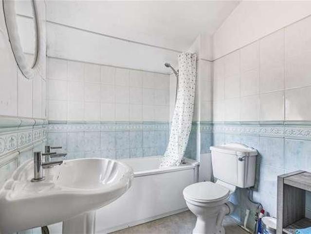 House for rent in Hatching Green, Five Acres