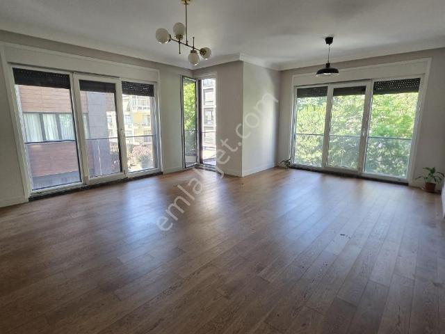 Kadiköy, İstanbul içerisinde kiralık mülk