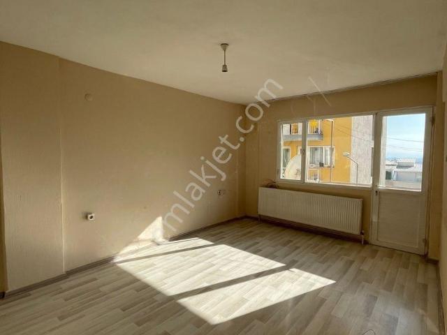 Küçük Çiğli Mahallesi, Çiğli içerisinde kiralık mülk