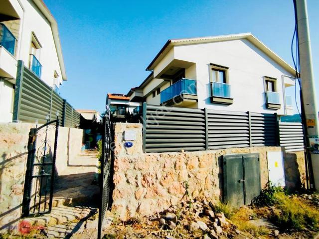 Dikili, İzmir içerisinde kiralık Villa
