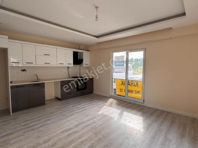 İzmit, Kocaeli içerisinde kiralık mülk